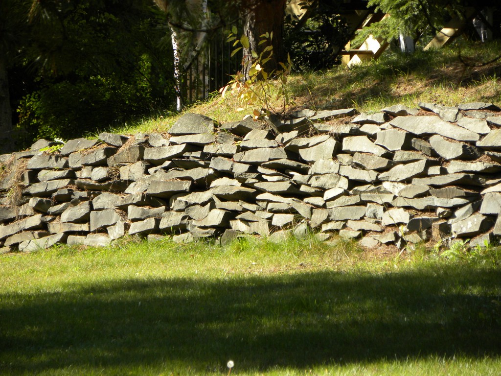 Drystone wall built with flat rocks